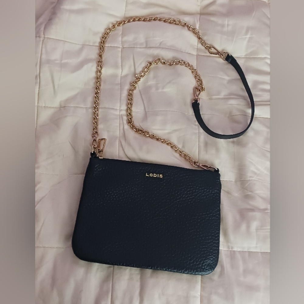 👜 NWOT Lodis